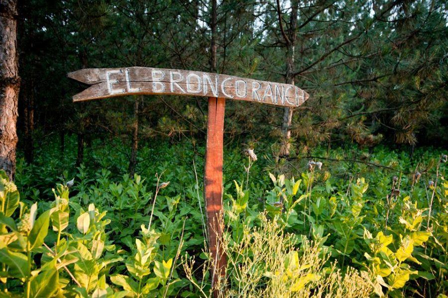 El Bronco Working Ranch Izsak Bagian luar foto
